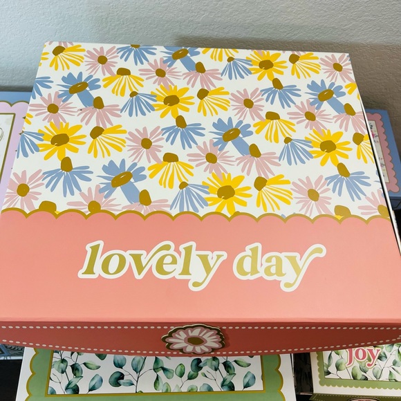 Bloom Wildly Decorative Box Set - Picture 9 of 9